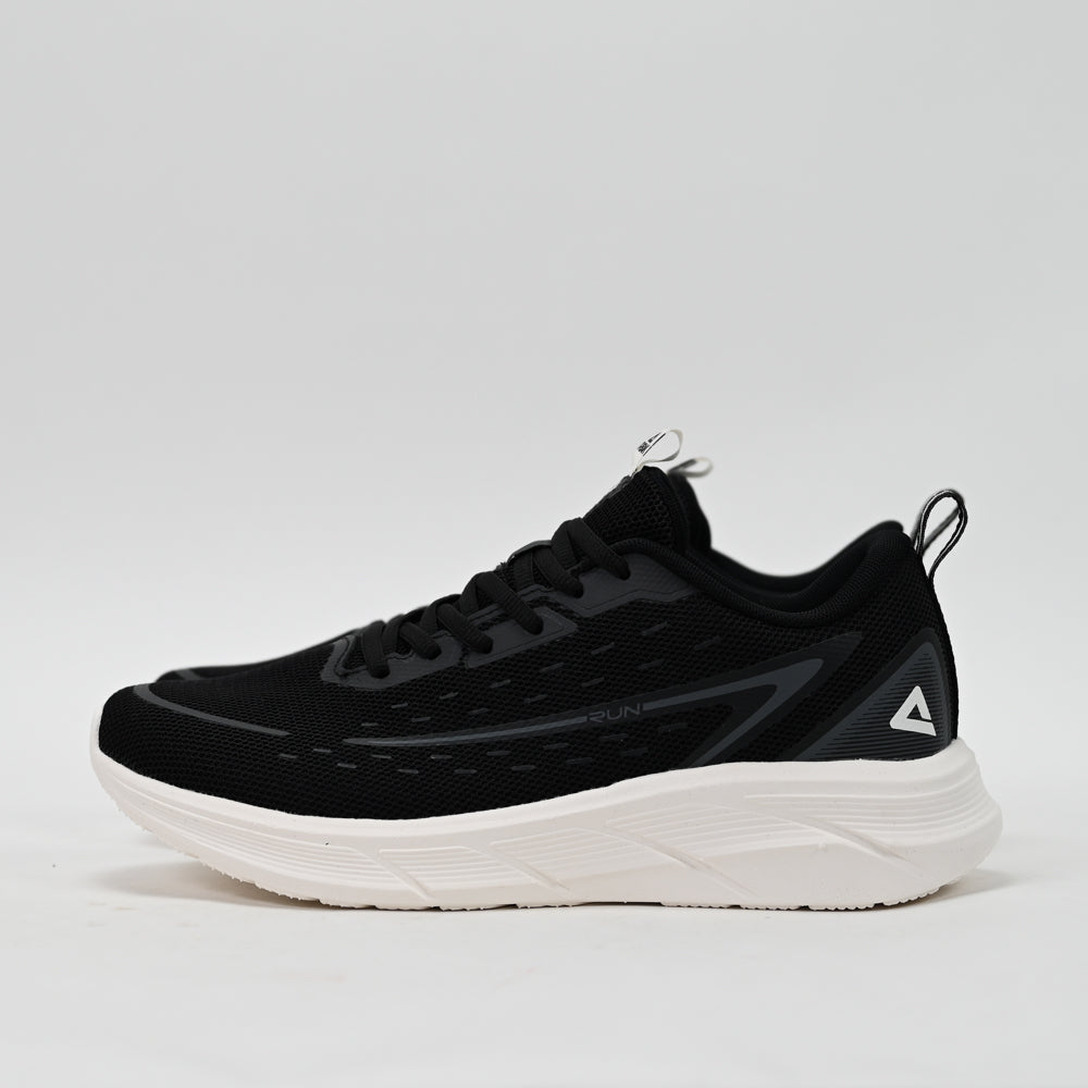 PEAK FOOTWEAR