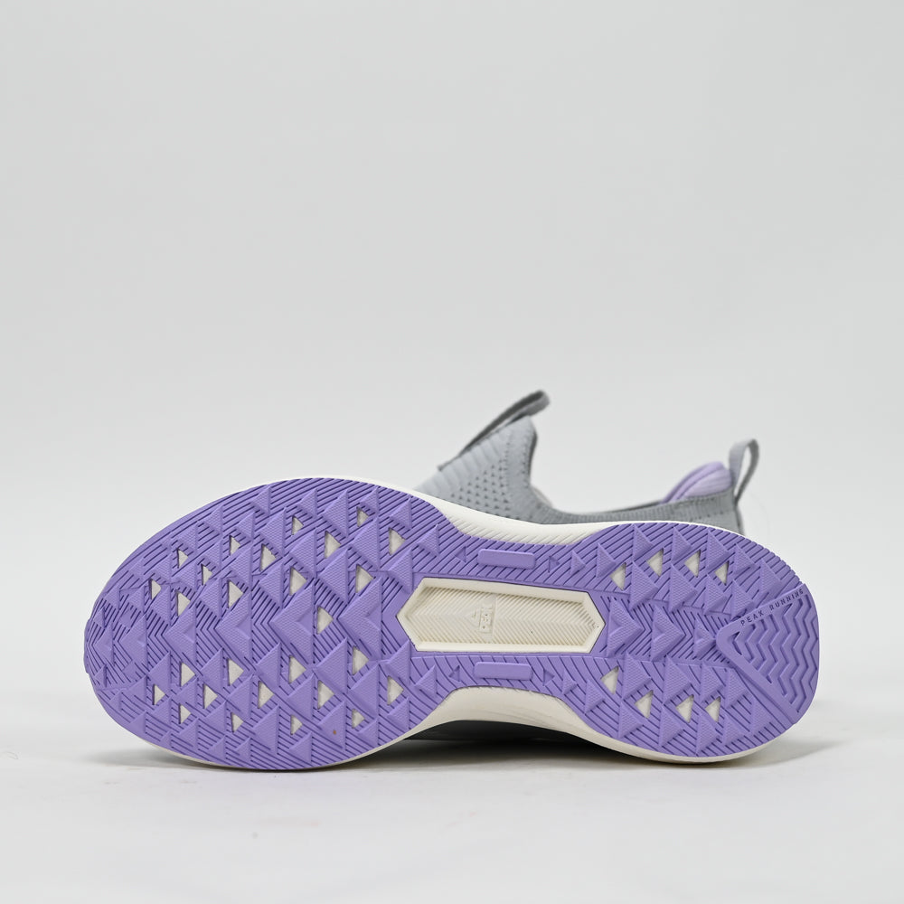 PEAK FOOTWEAR