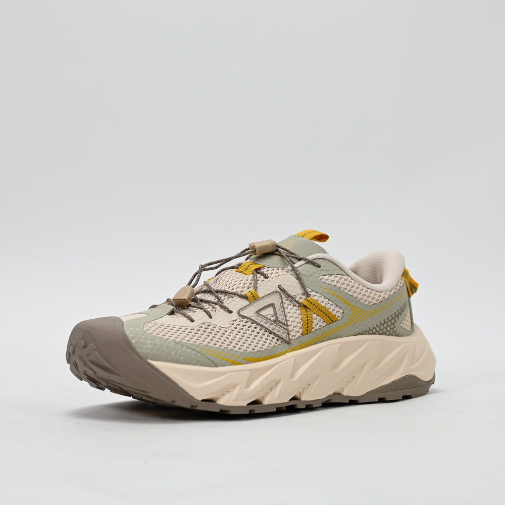 PEAK FOOTWEAR