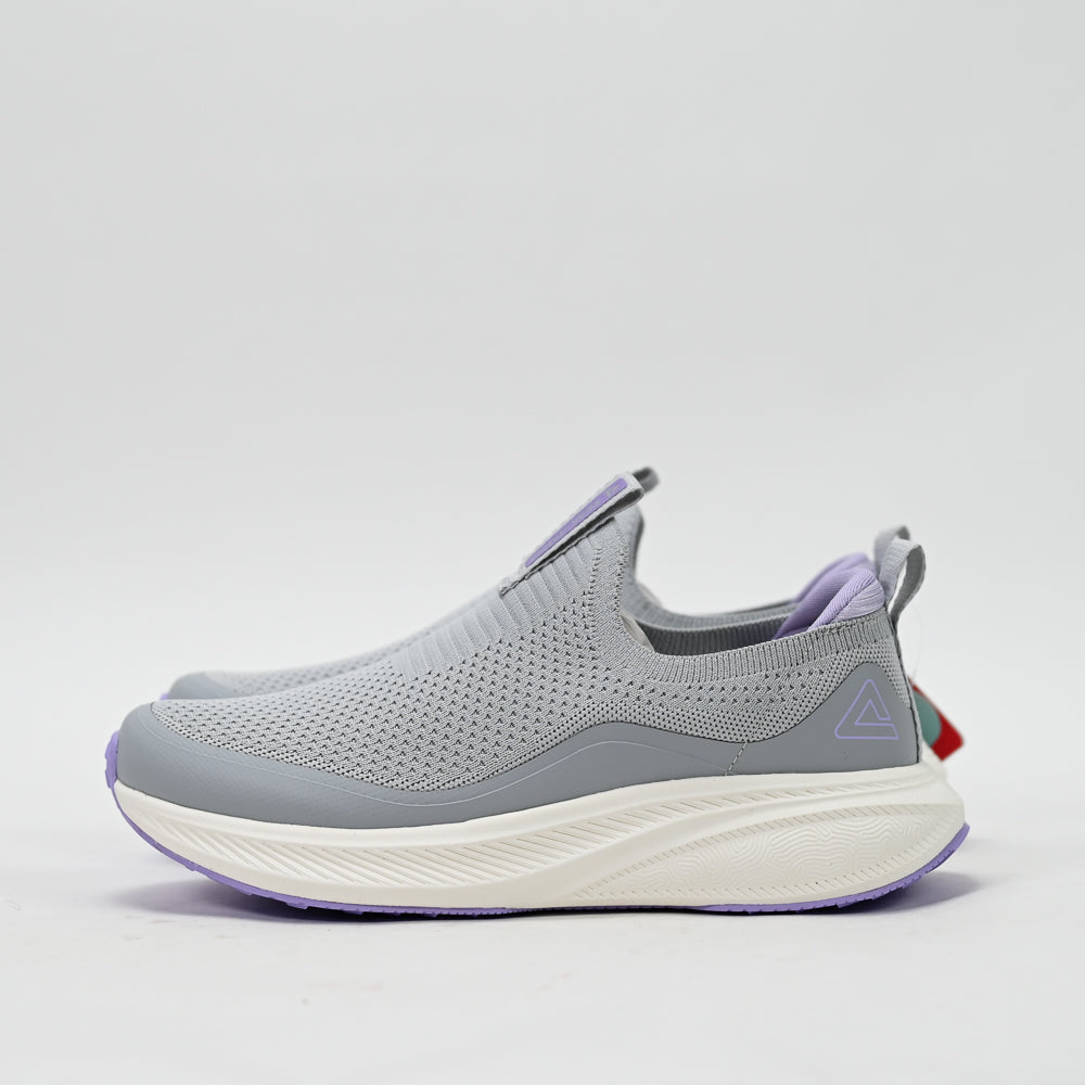PEAK FOOTWEAR
