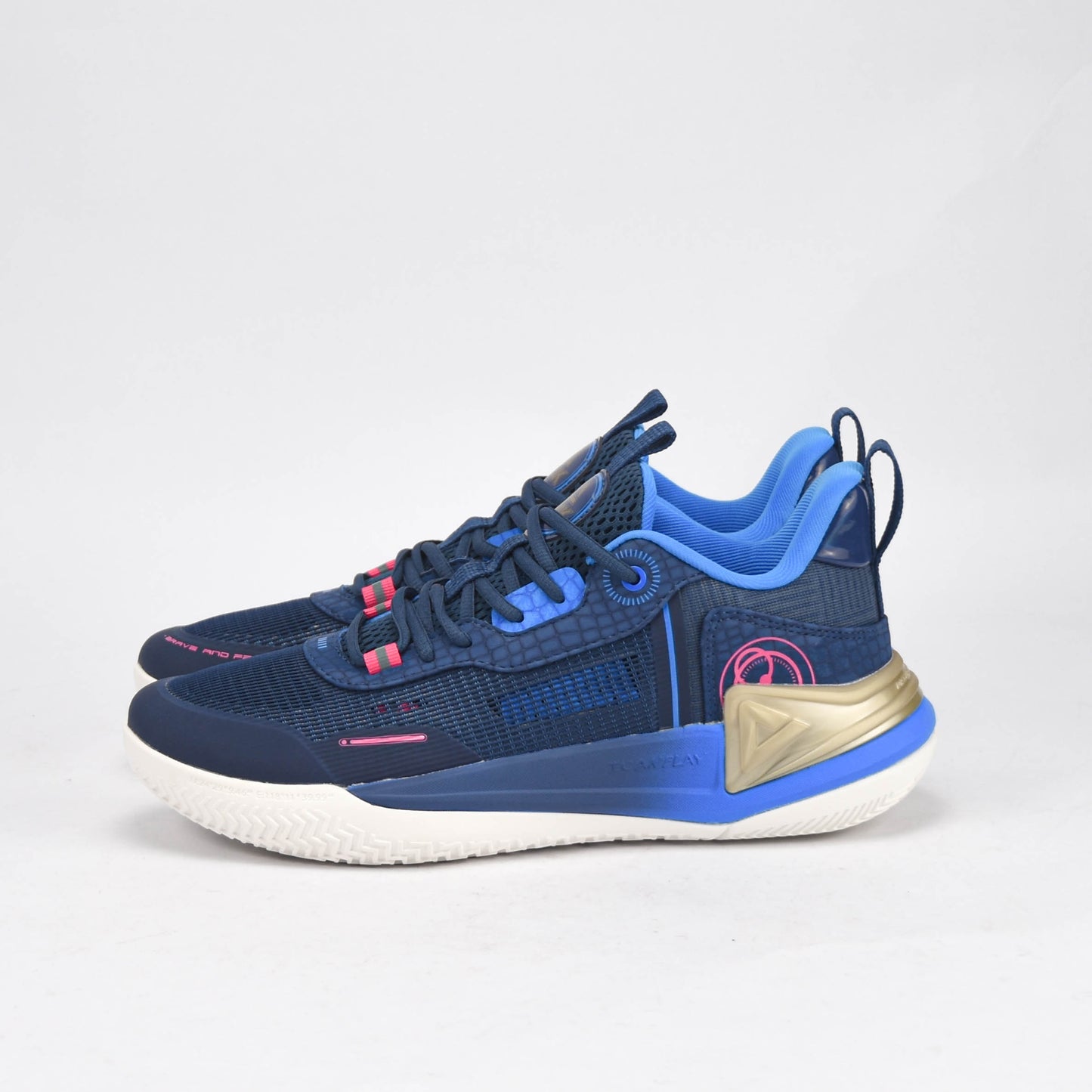 PEAK SHOES