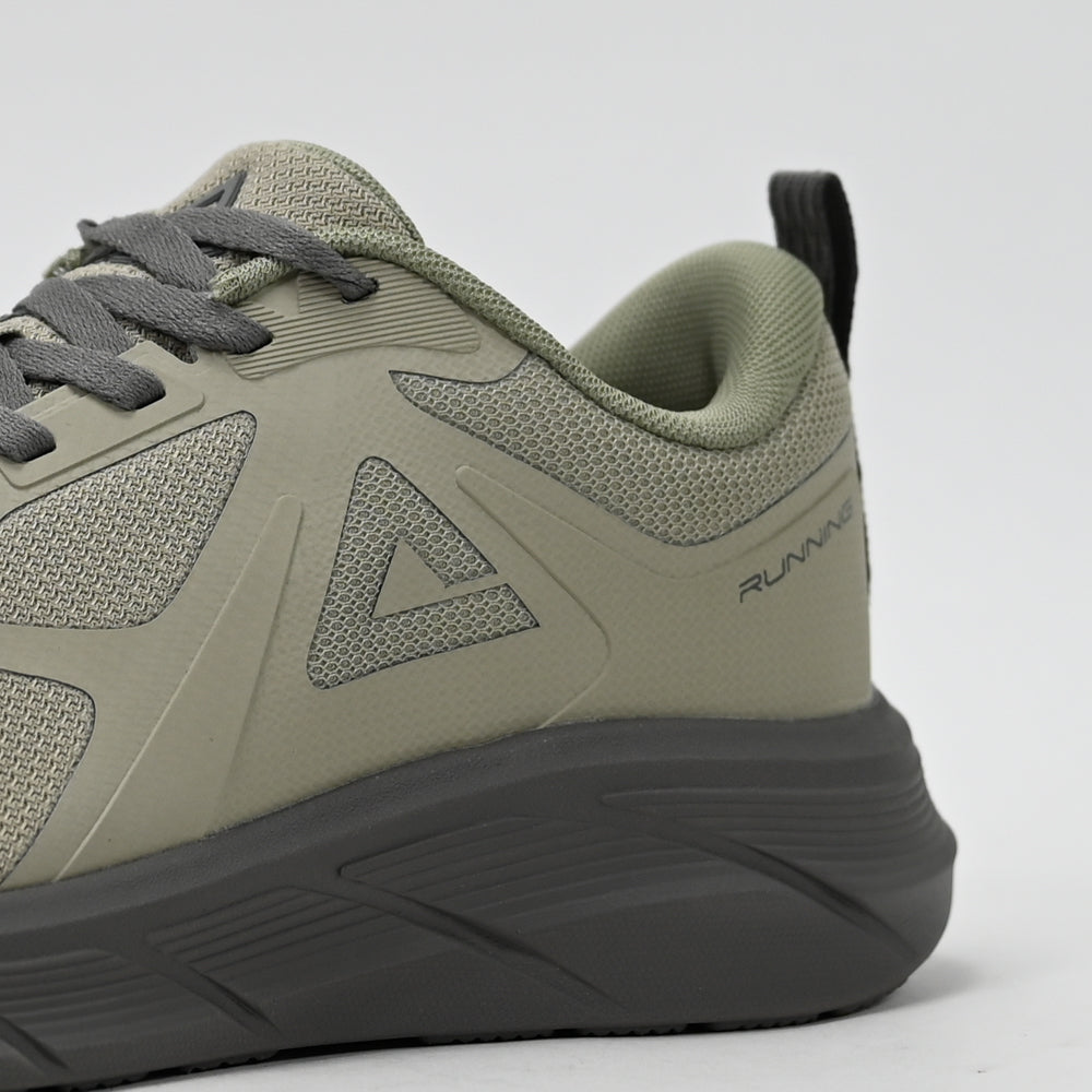PEAK FOOTWEAR