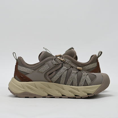 PEAK FOOTWEAR