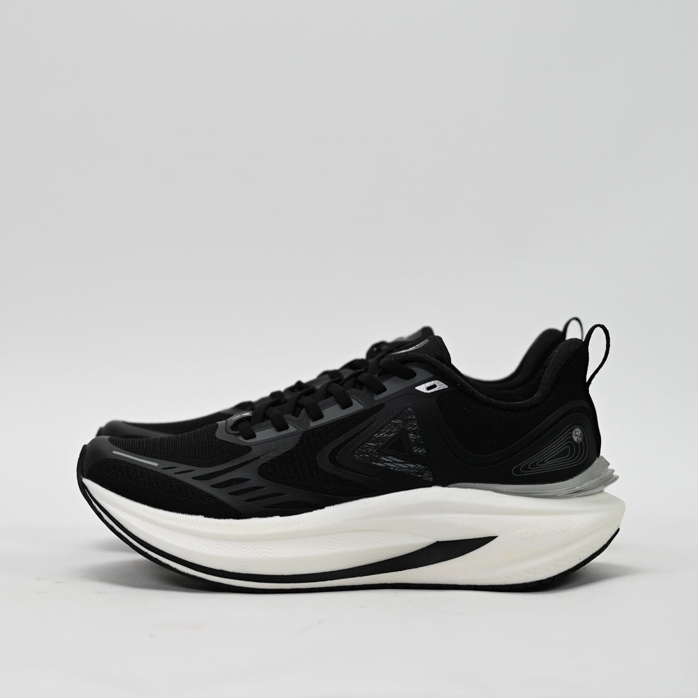 PEAK FOOTWEAR
