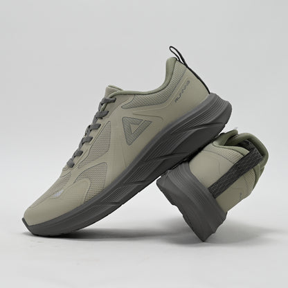 PEAK FOOTWEAR
