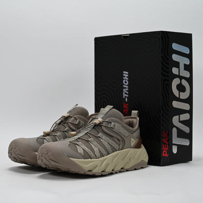 PEAK FOOTWEAR