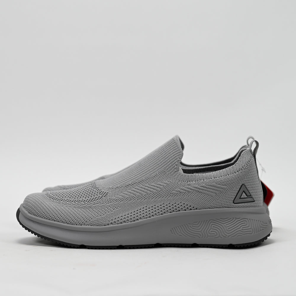 PEAK FOOTWEAR