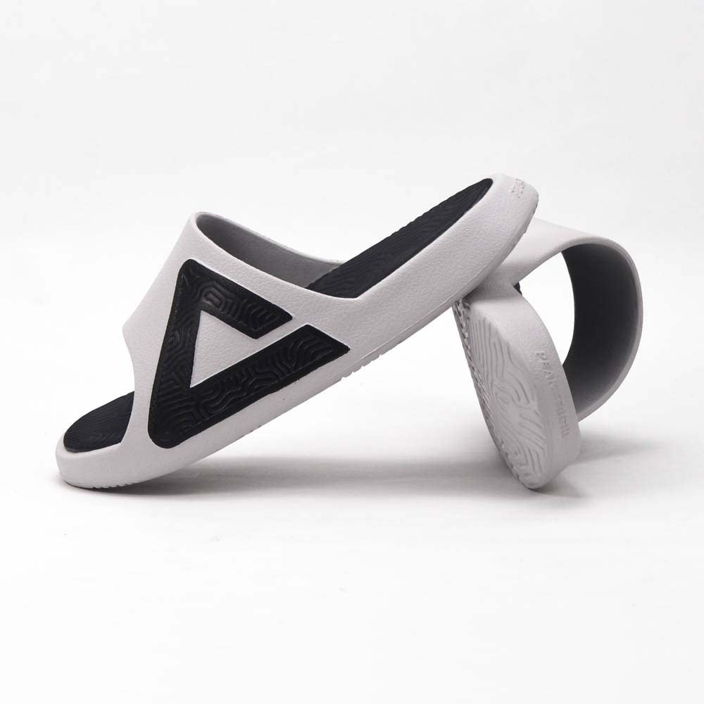 Peak Claquette