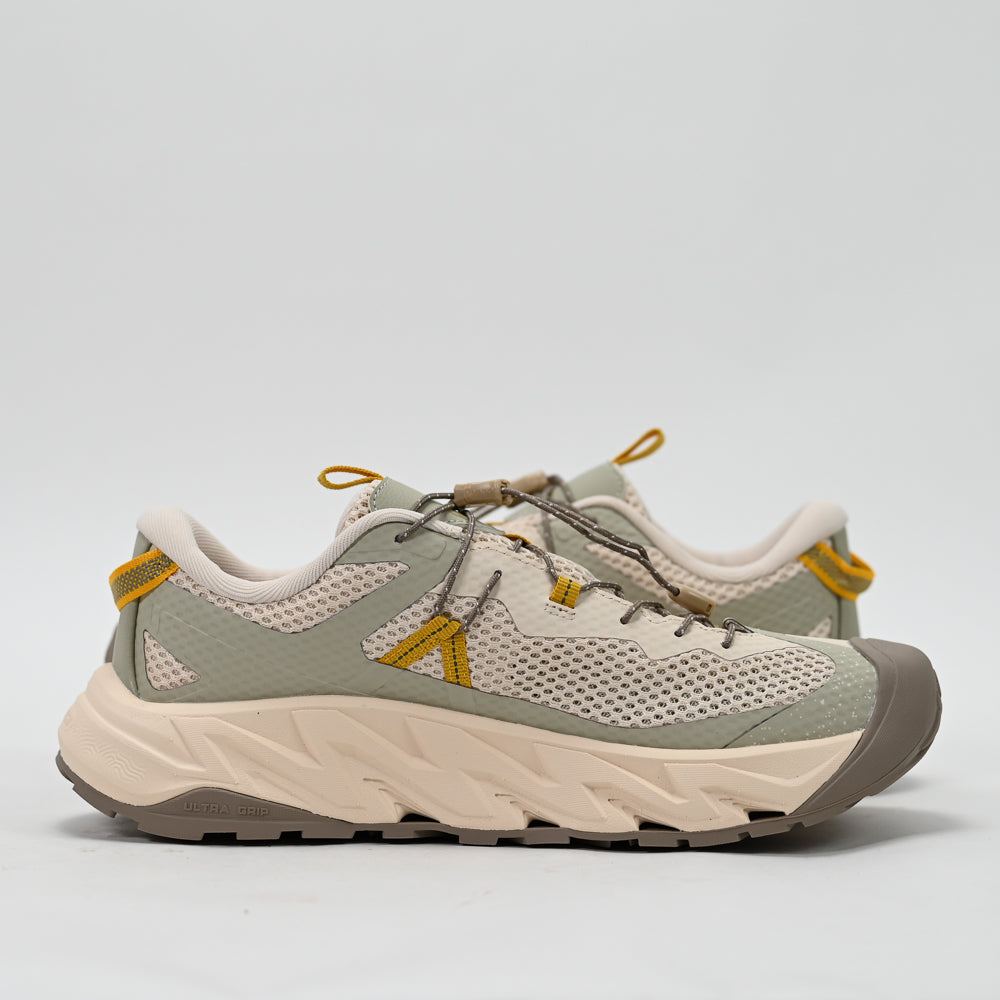 PEAK FOOTWEAR