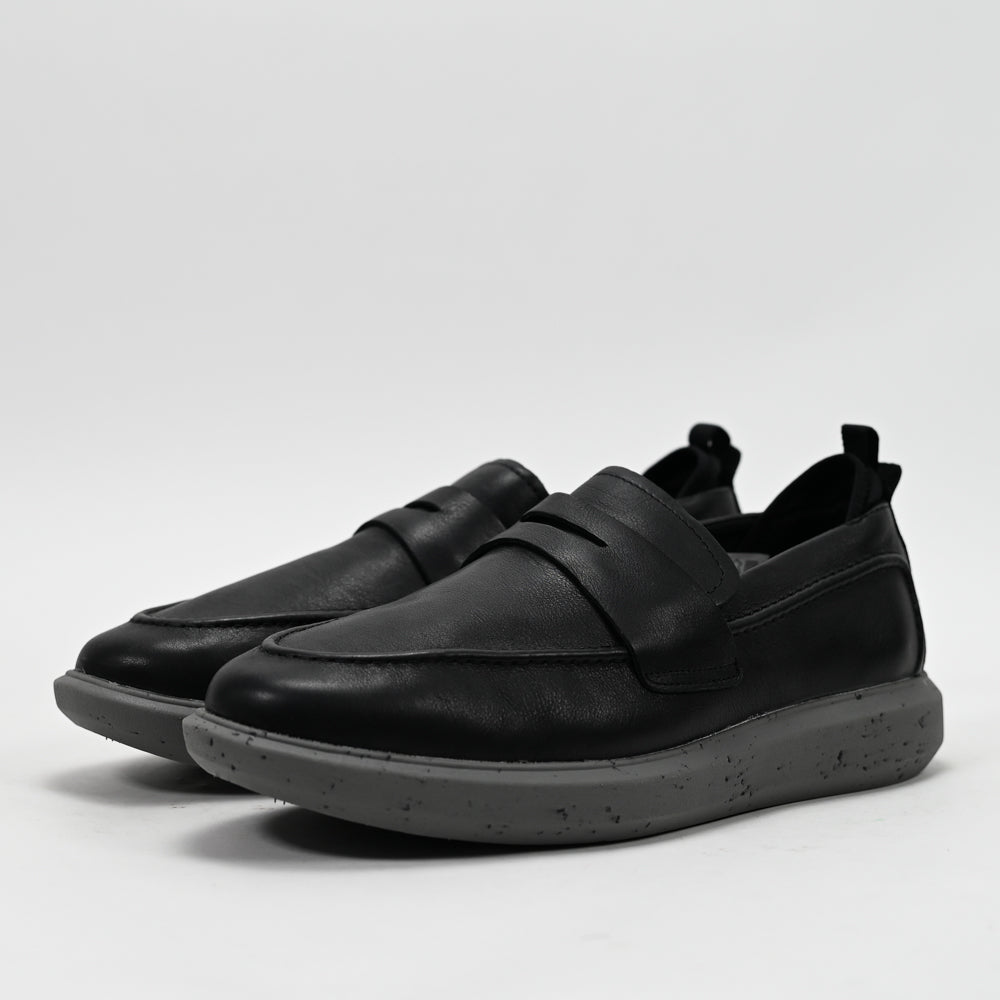 HUSH PUPPIES FOOTWEAR