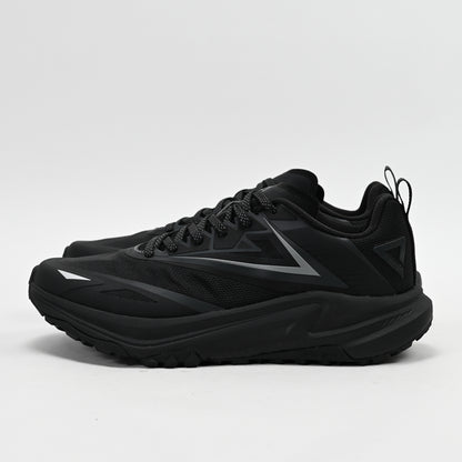 PEAK FOOTWEAR