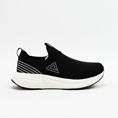 PEAK FOOTWEAR