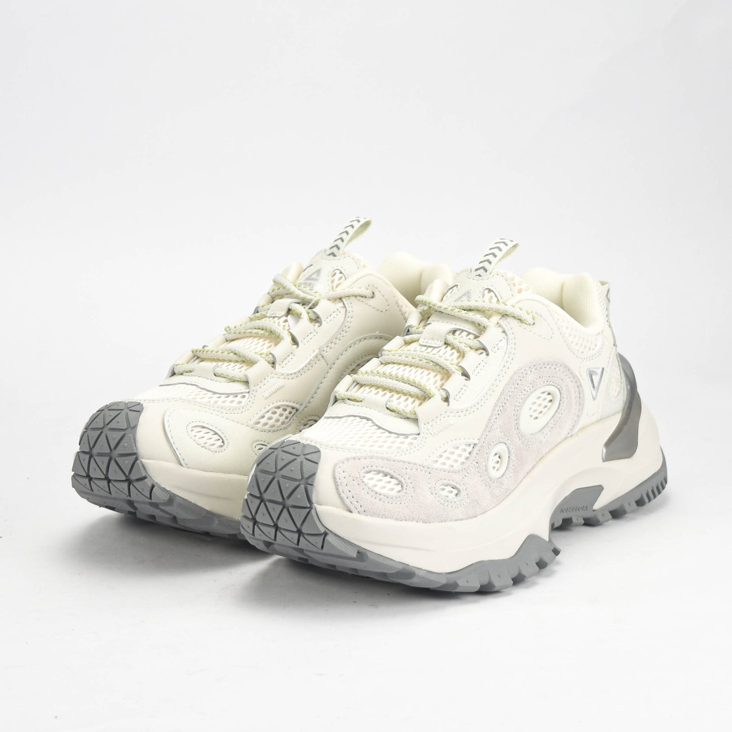 PEAK SHOES