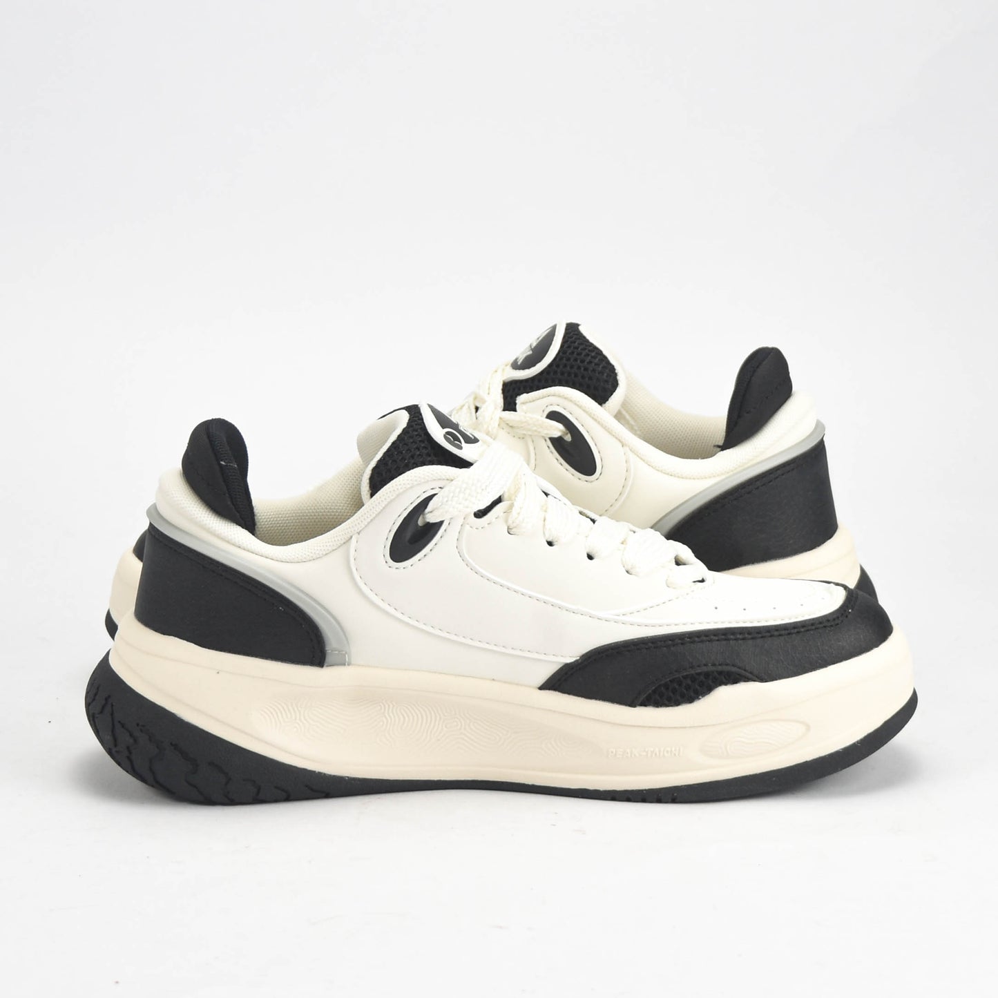 PEAK SHOES