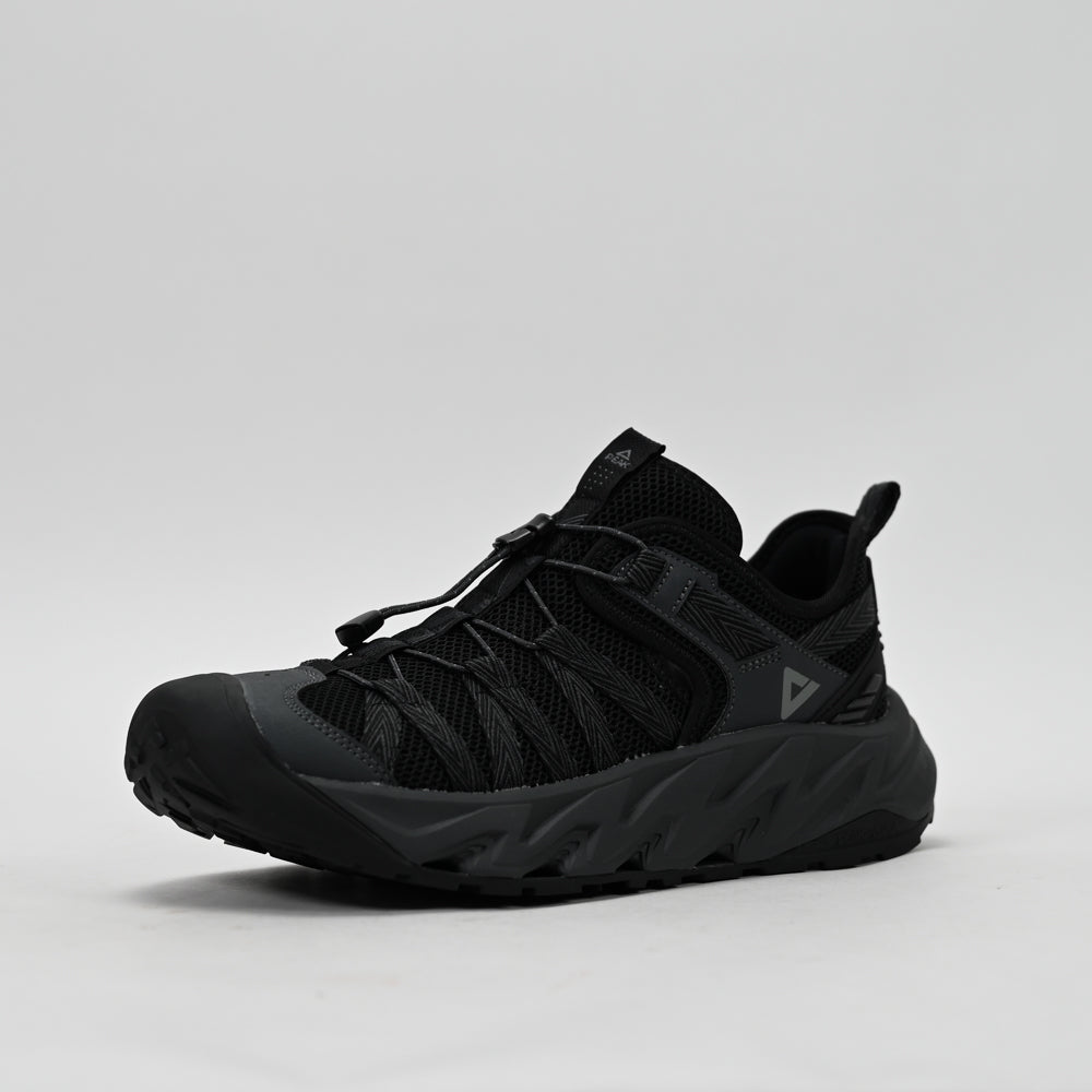 PEAK FOOTWEAR