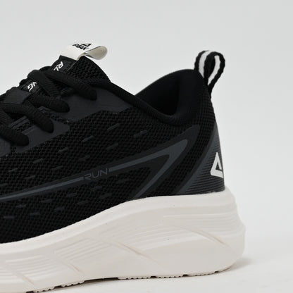 PEAK FOOTWEAR