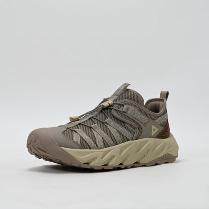 PEAK FOOTWEAR