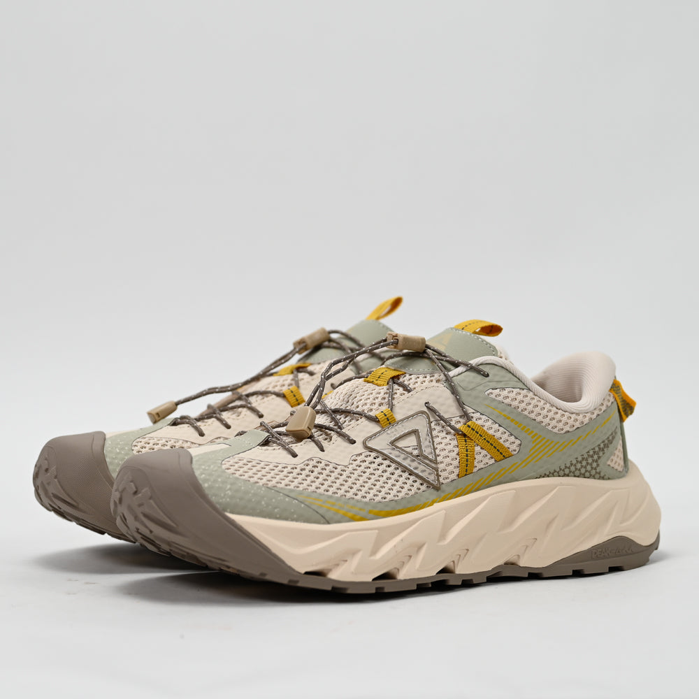 PEAK FOOTWEAR