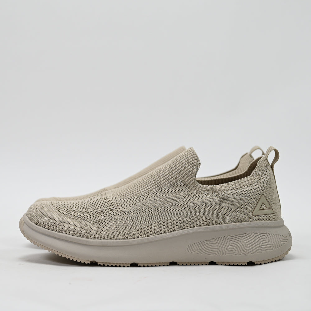 PEAK FOOTWEAR