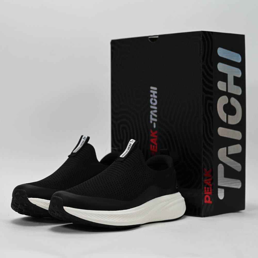 PEAK FOOTWEAR