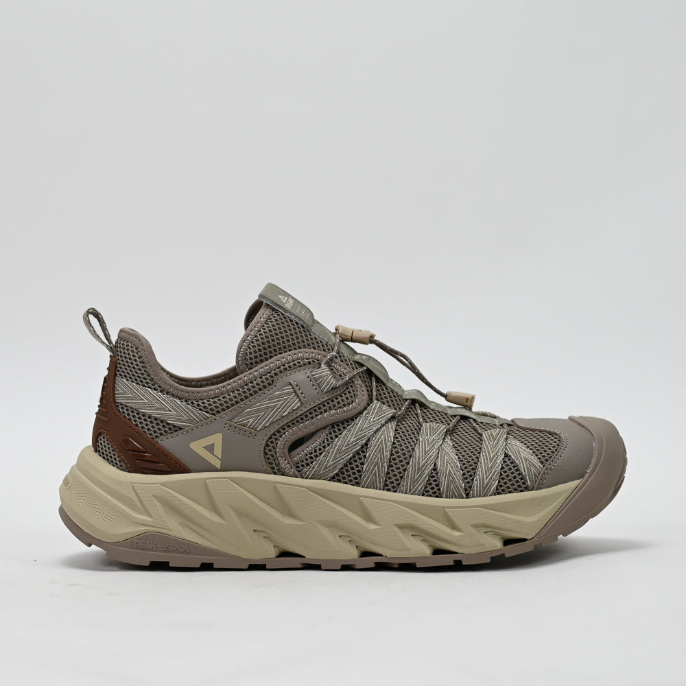PEAK FOOTWEAR
