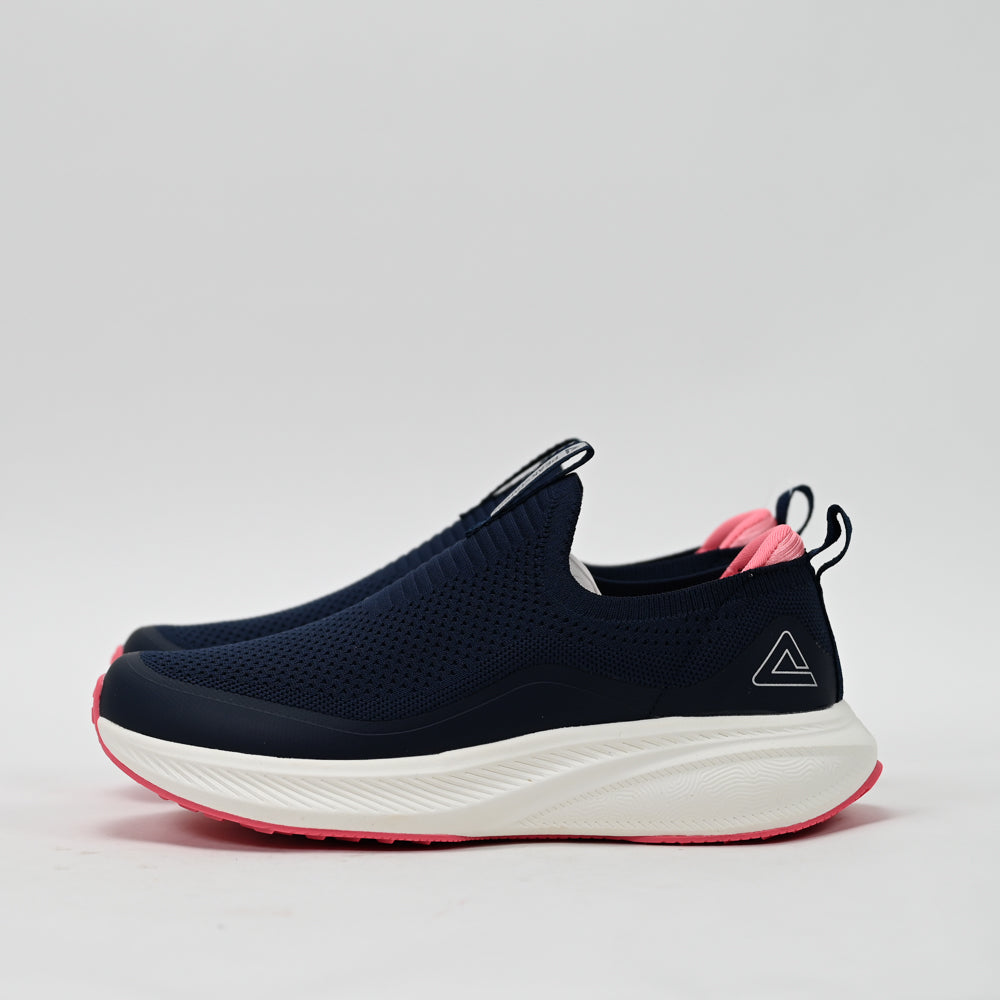 PEAK FOOTWEAR