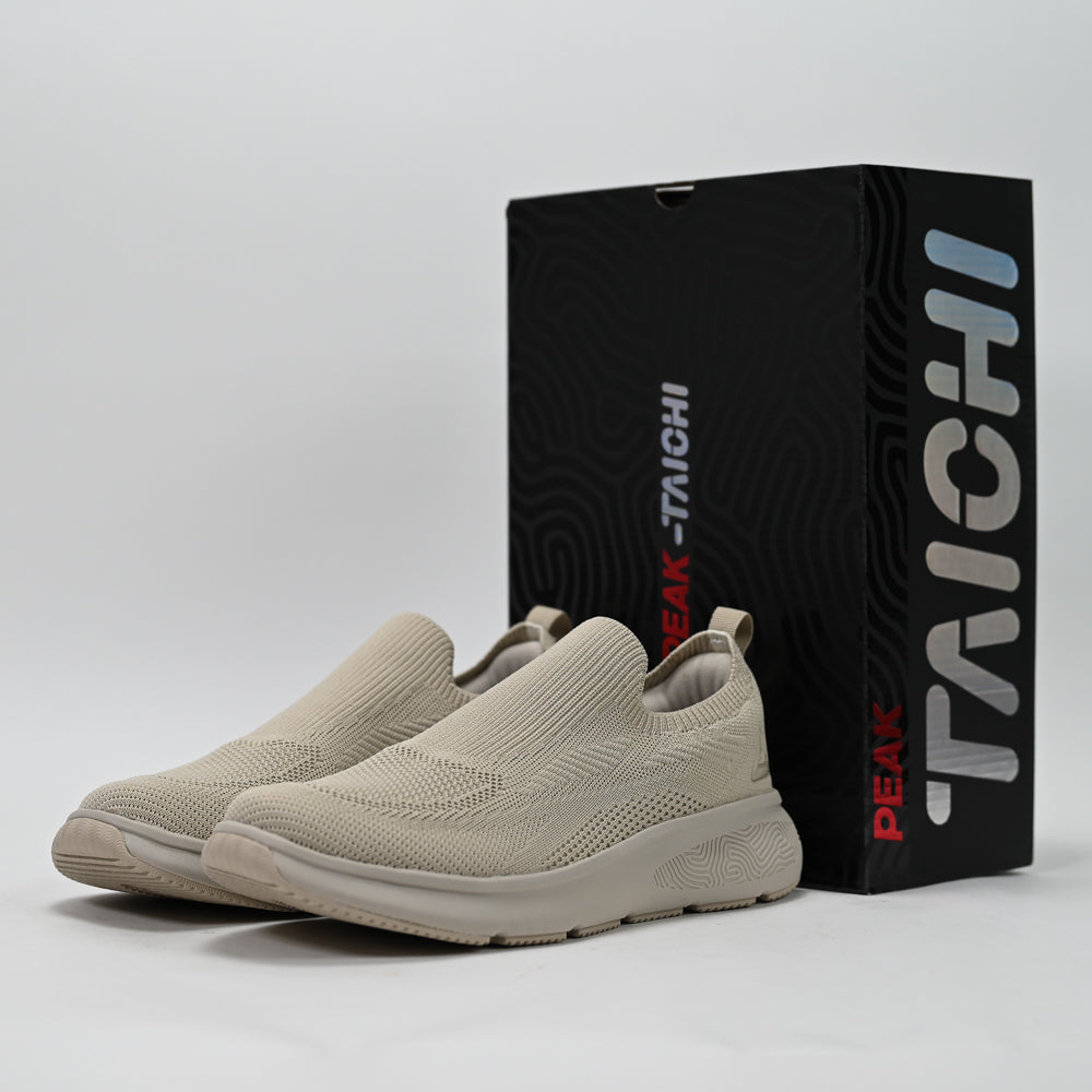 PEAK FOOTWEAR