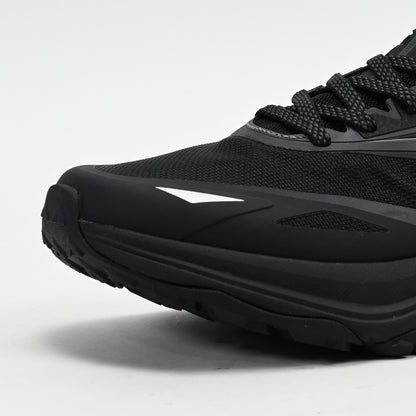 PEAK FOOTWEAR