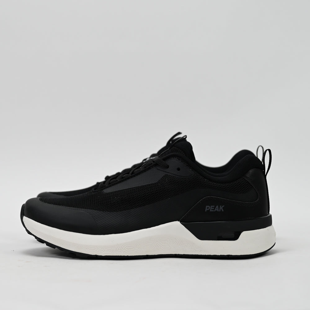 PEAK FOOTWEAR