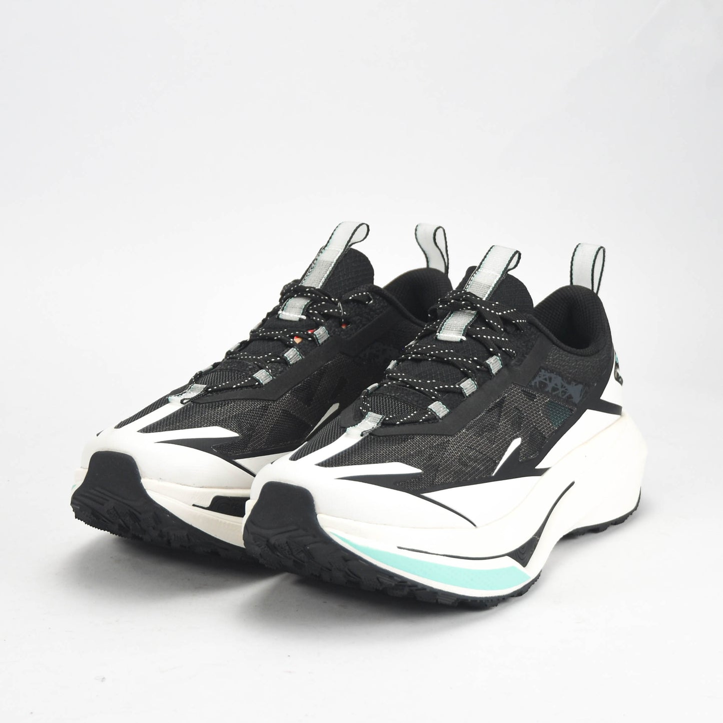 PEAK SHOES