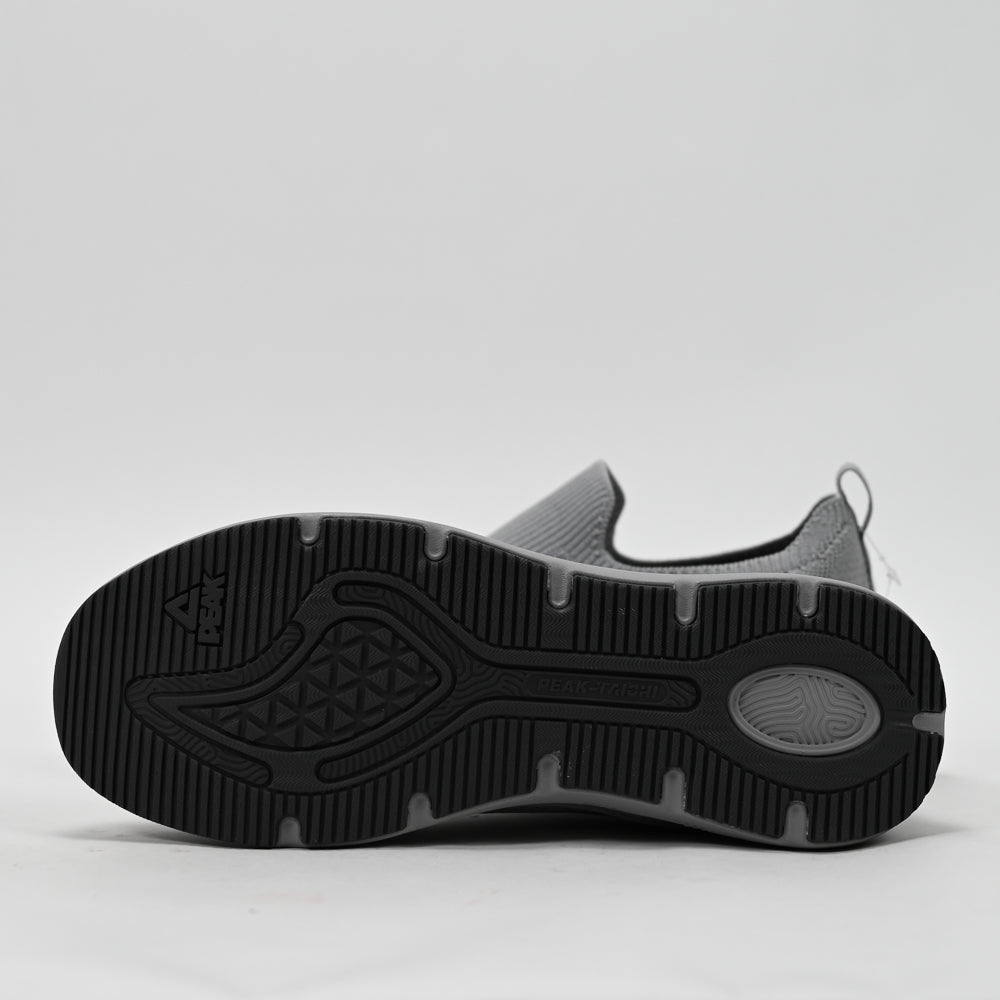PEAK FOOTWEAR