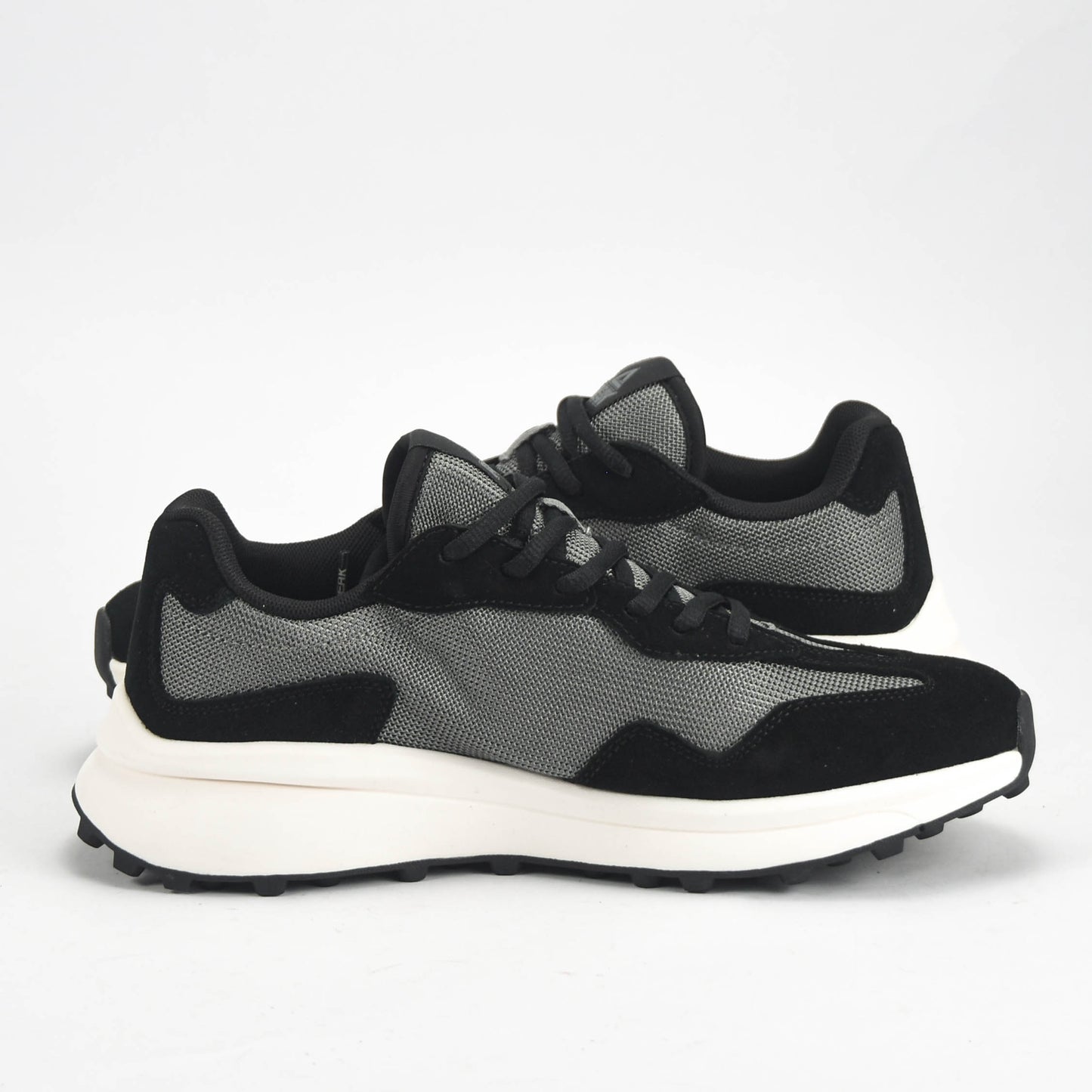 PEAK SHOES