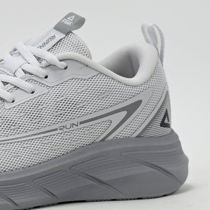 PEAK FOOTWEAR