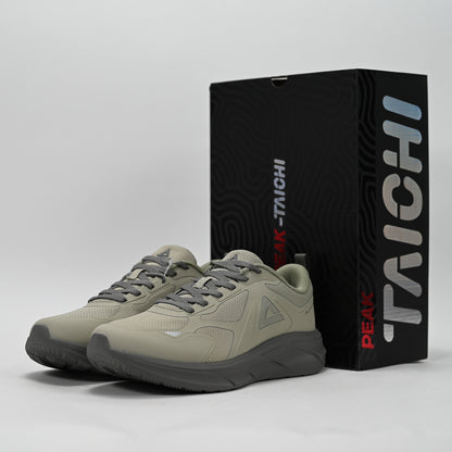 PEAK FOOTWEAR
