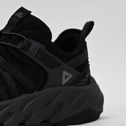 PEAK FOOTWEAR