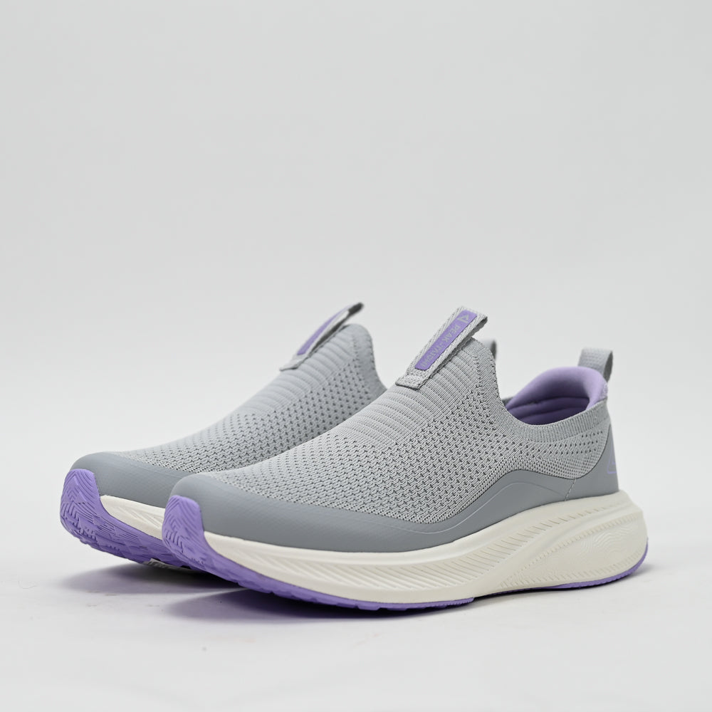 PEAK FOOTWEAR