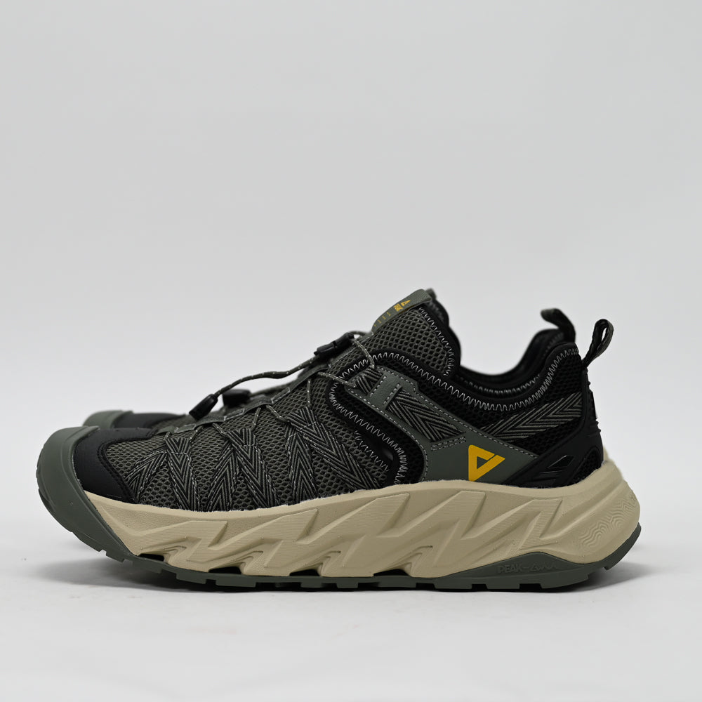 PEAK FOOTWEAR