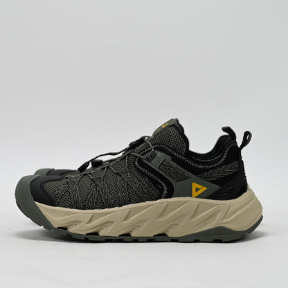 PEAK FOOTWEAR