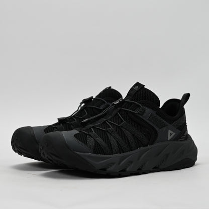 PEAK FOOTWEAR