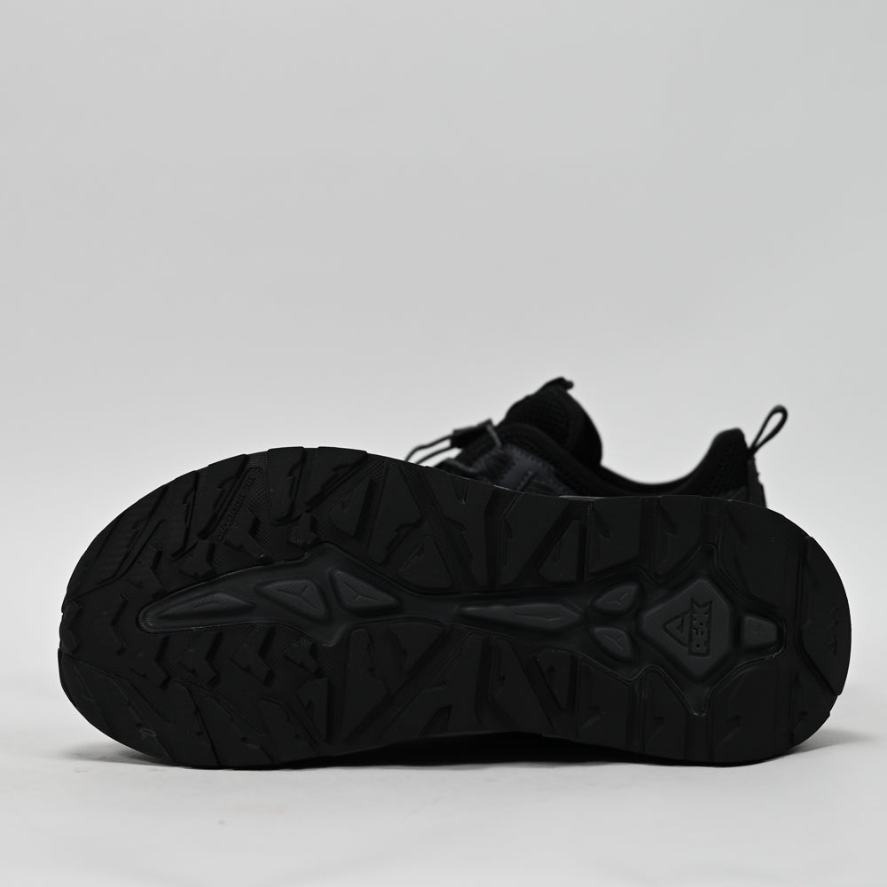 PEAK FOOTWEAR