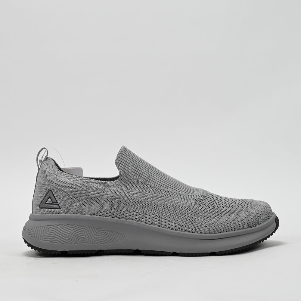 PEAK FOOTWEAR