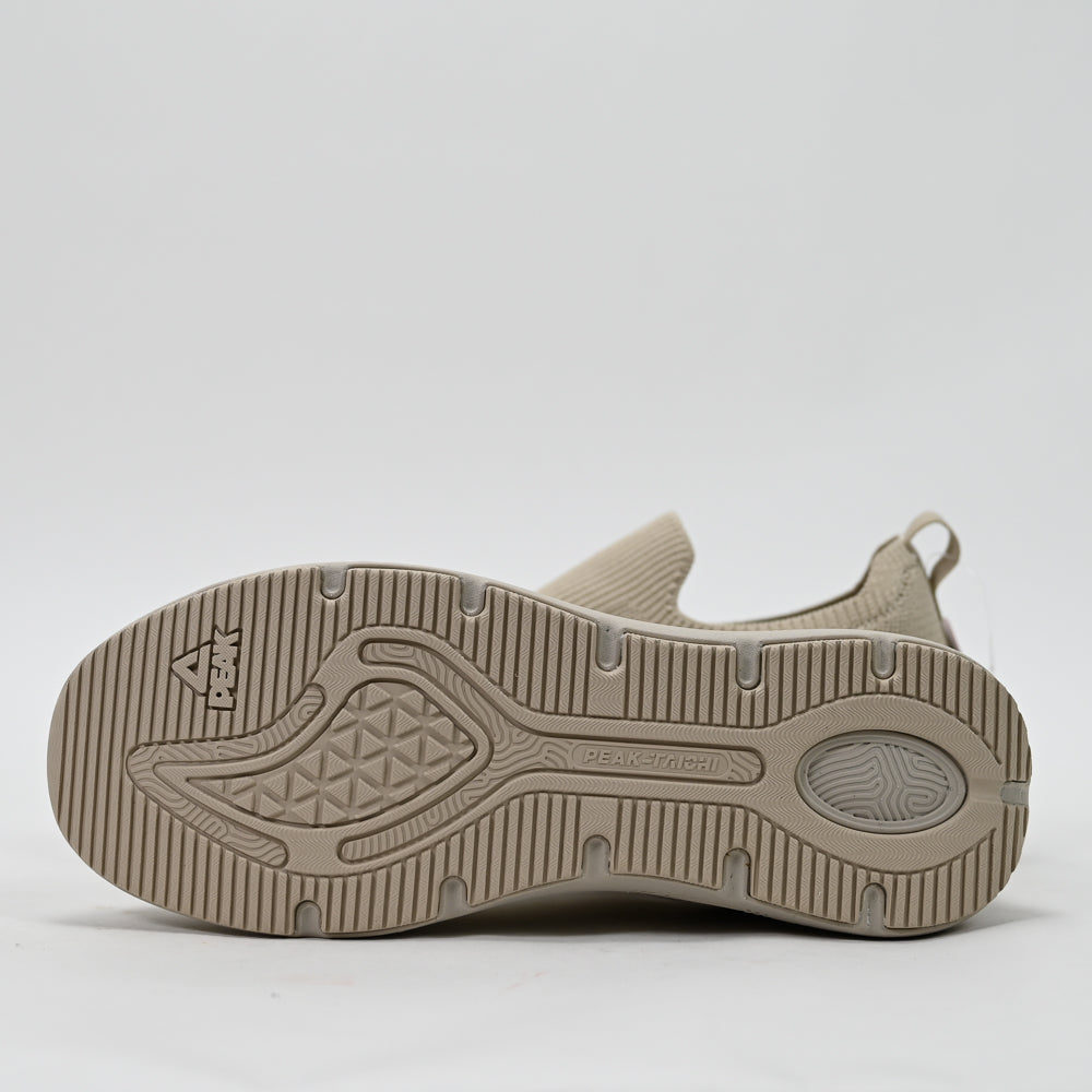 PEAK FOOTWEAR