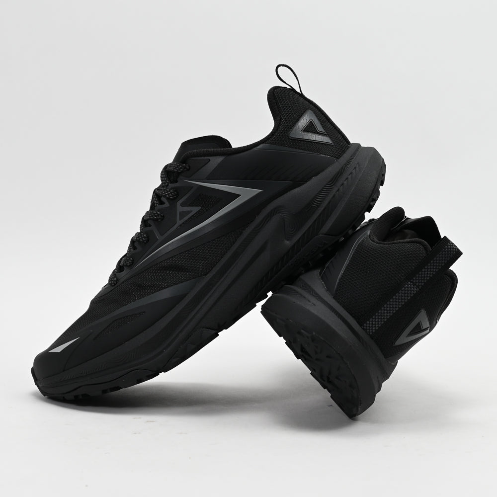PEAK FOOTWEAR