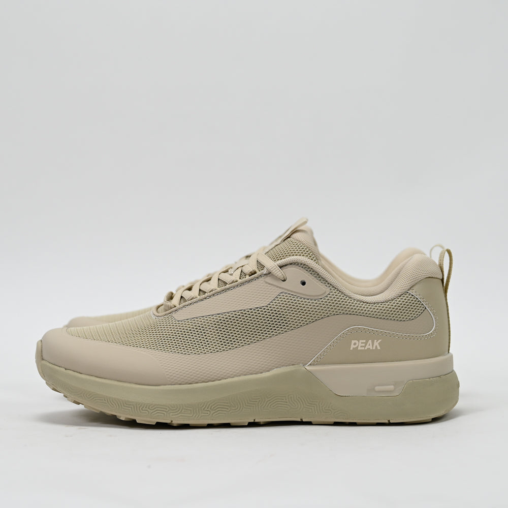 PEAK FOOTWEAR