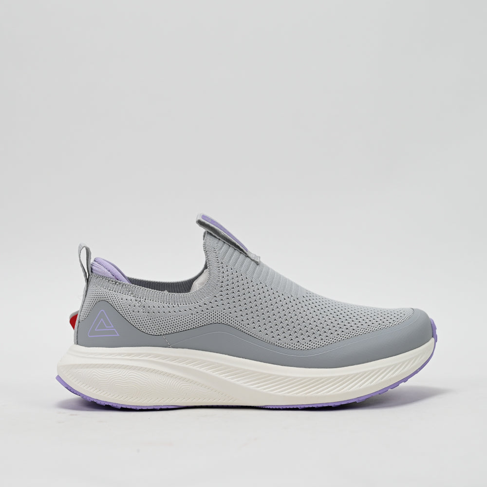 PEAK FOOTWEAR
