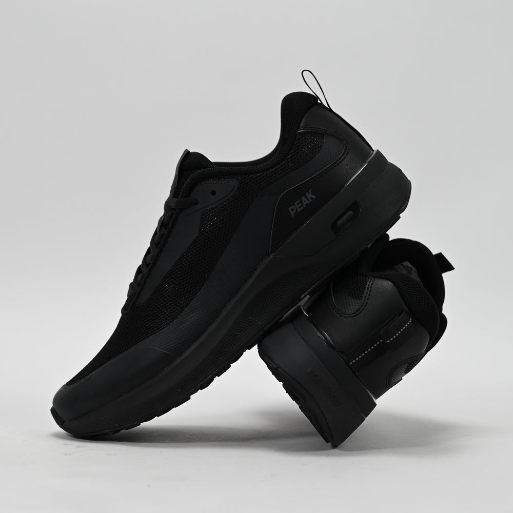 PEAK FOOTWEAR