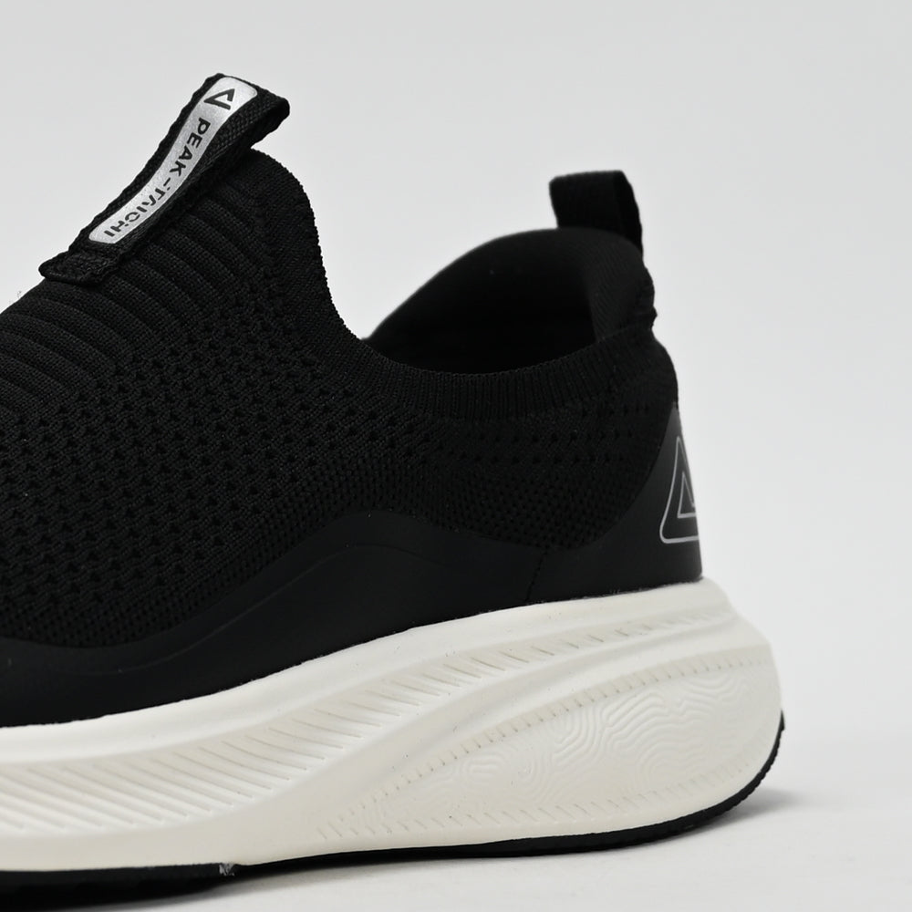PEAK FOOTWEAR