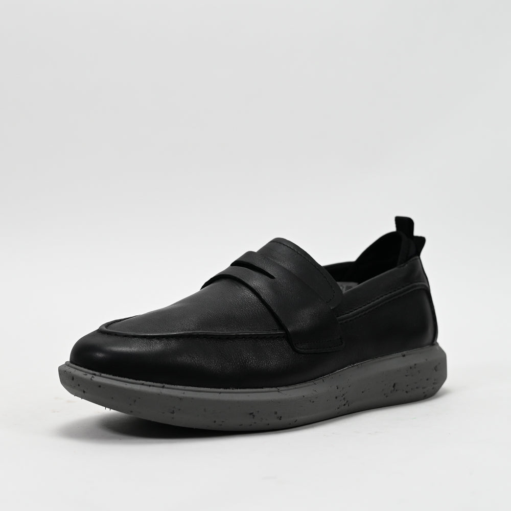 HUSH PUPPIES FOOTWEAR
