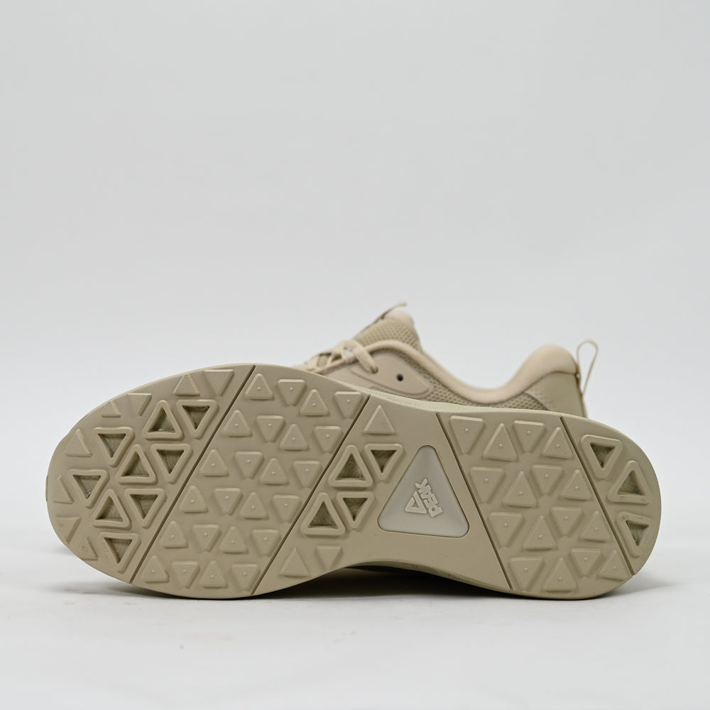 PEAK FOOTWEAR