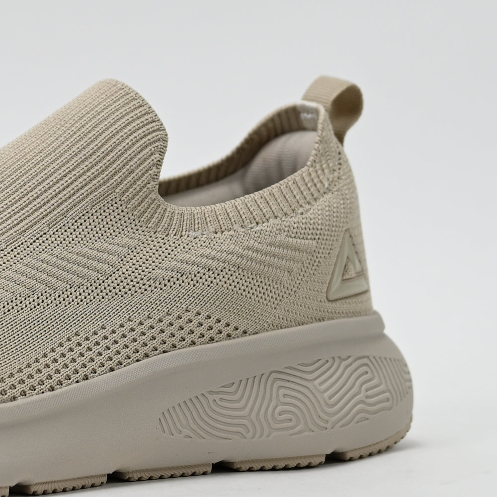PEAK FOOTWEAR